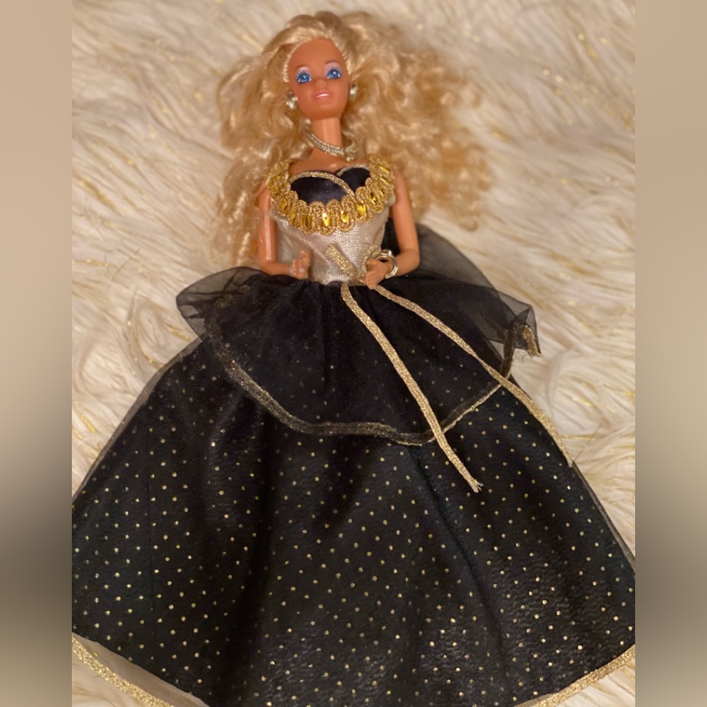 Mattel Barbie Doll - Picture 5 of 8